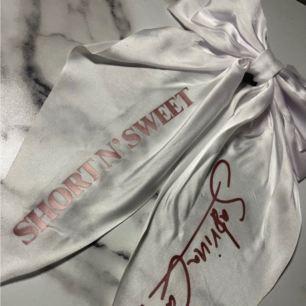 Sabrina carpenter short N sweet tour hair bow, long tail bow